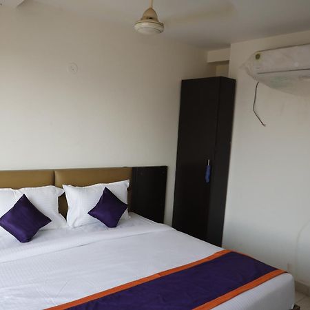 Balaji Gold Inn Hotel Hubballi Exteriör bild