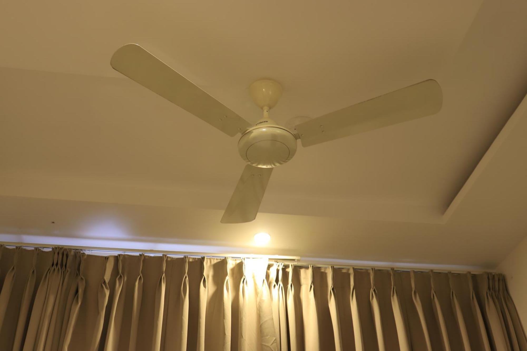 Balaji Gold Inn Hotel Hubballi Exteriör bild