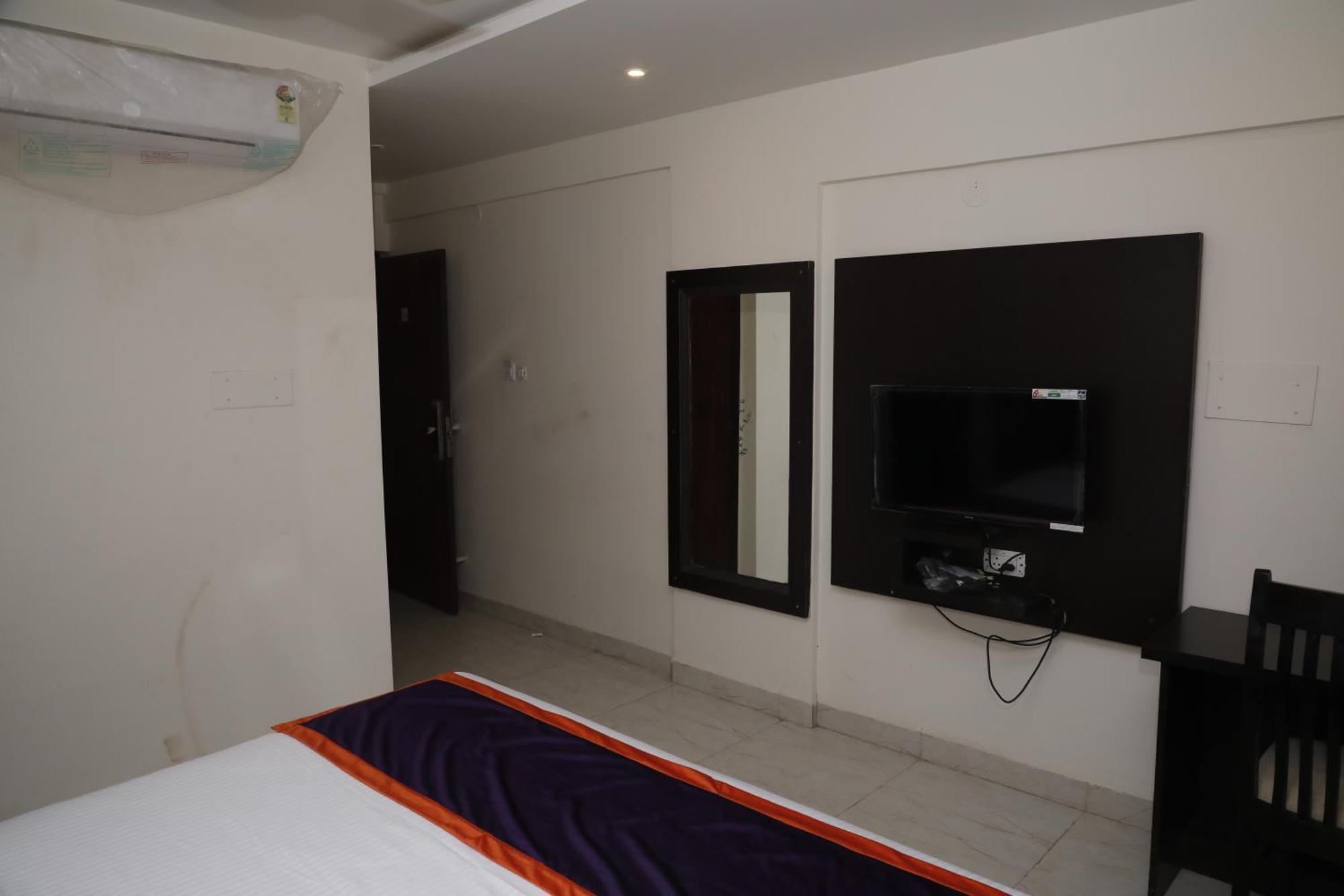 Balaji Gold Inn Hotel Hubballi Exteriör bild