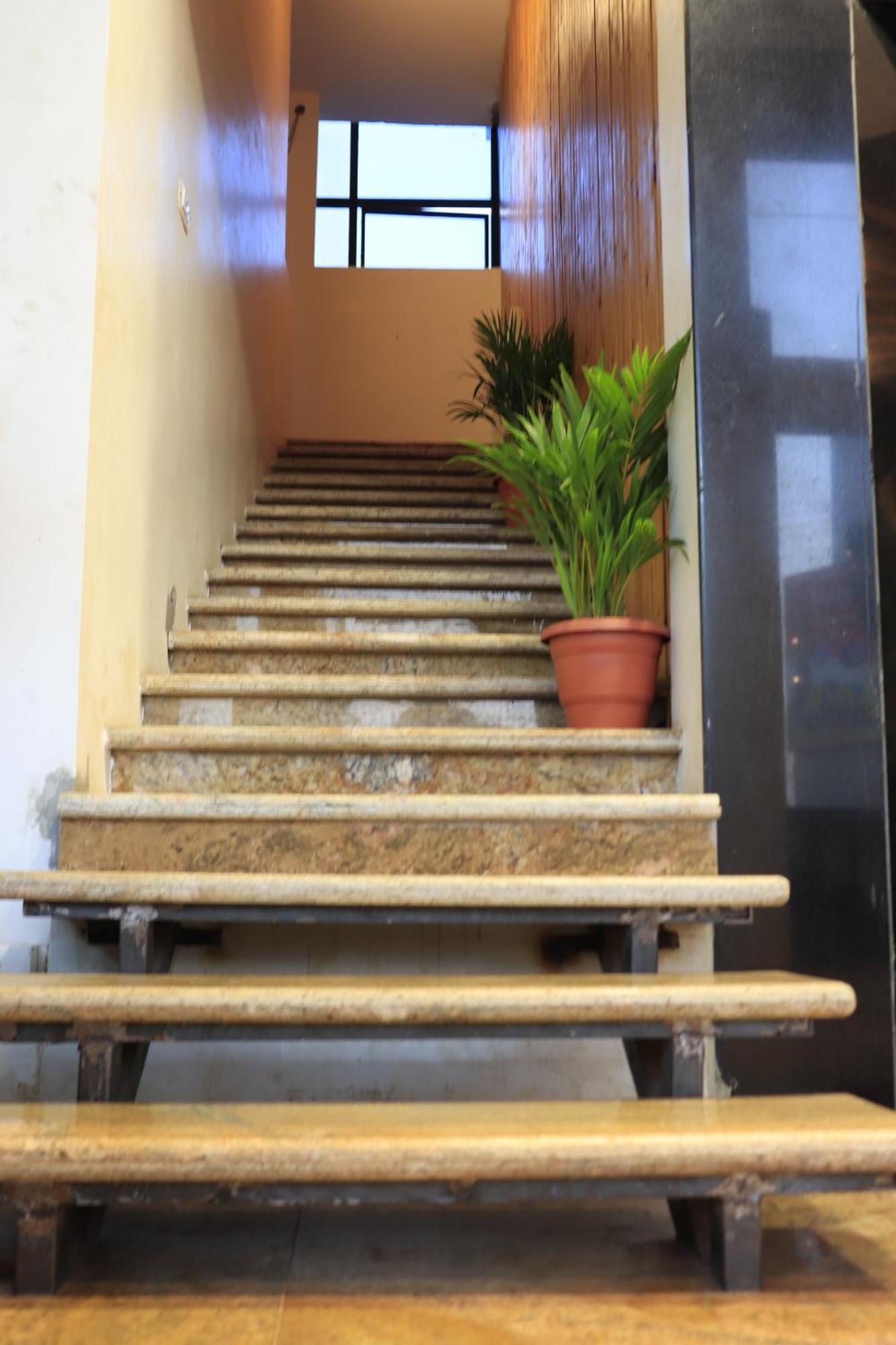 Balaji Gold Inn Hotel Hubballi Exteriör bild